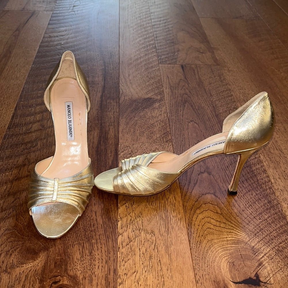 Manolo Blahnik Woman’s Gold Heels Size 40/10