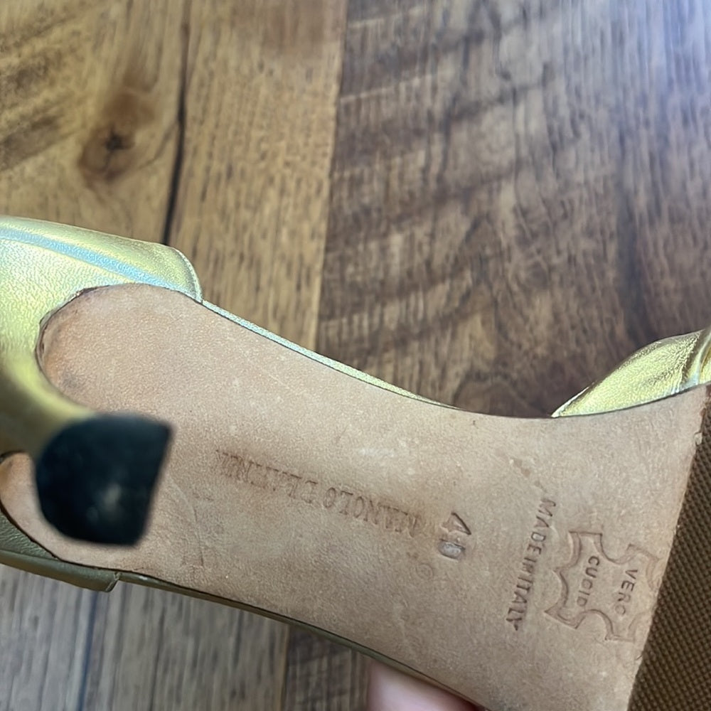 Manolo Blahnik Woman’s Gold Heels Size 40/10