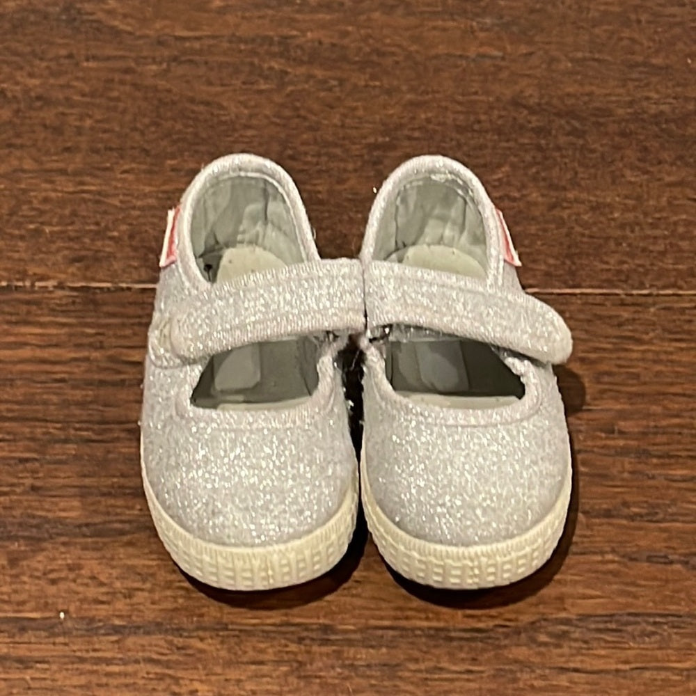 Cienta Silver Mary Jane Baby Shoes Size 5