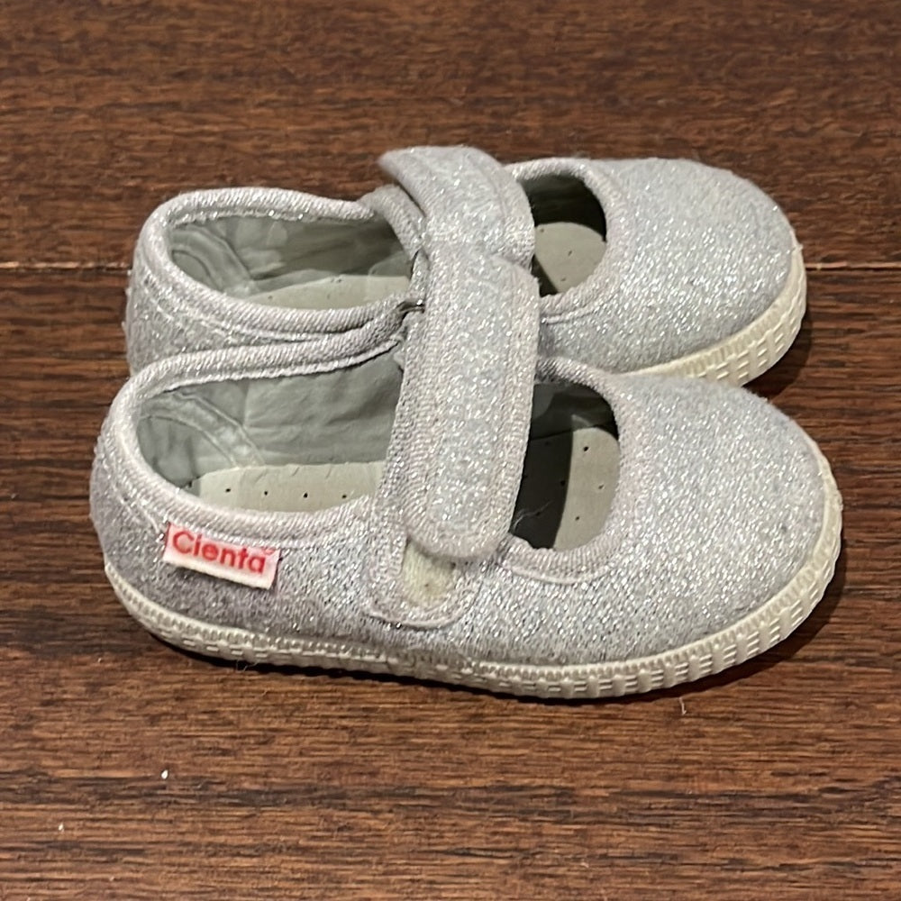 Cienta Silver Mary Jane Baby Shoes Size 5