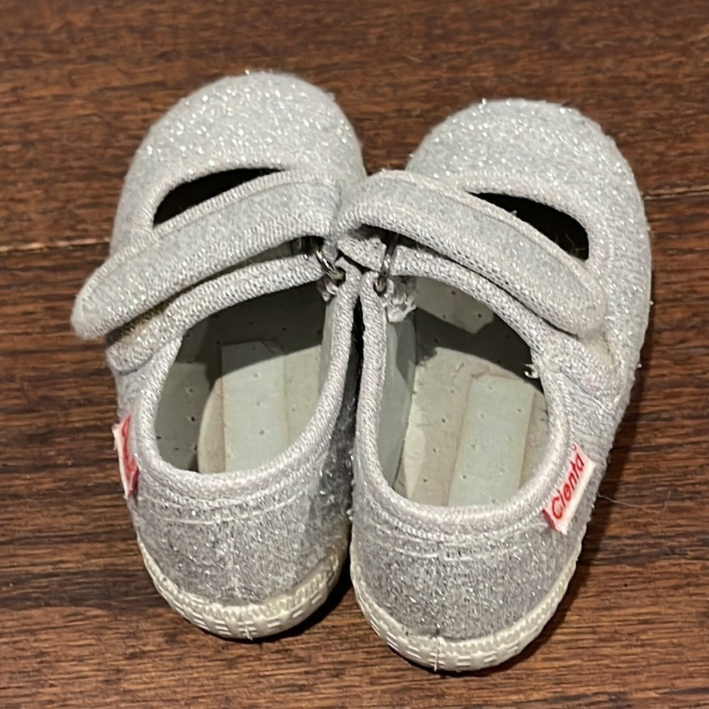 Cienta Silver Mary Jane Baby Shoes Size 5