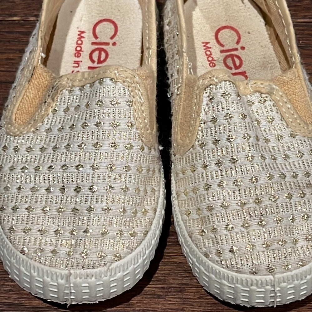Cienta Baby Girls Slip On Shoes Size 5