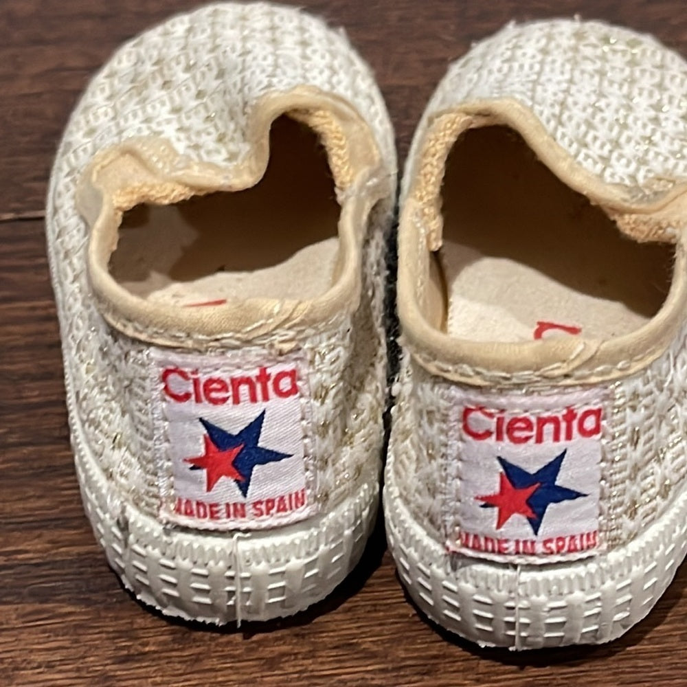 Cienta Baby Girls Slip On Shoes Size 5