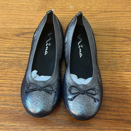 NWT Nina Girl’s Silver Shoes Size 2.5