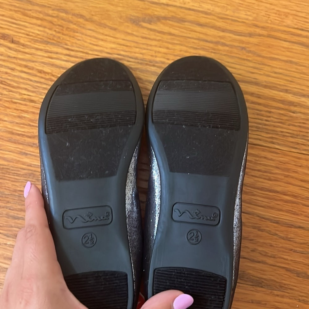 NWT Nina Girl’s Silver Shoes Size 2.5