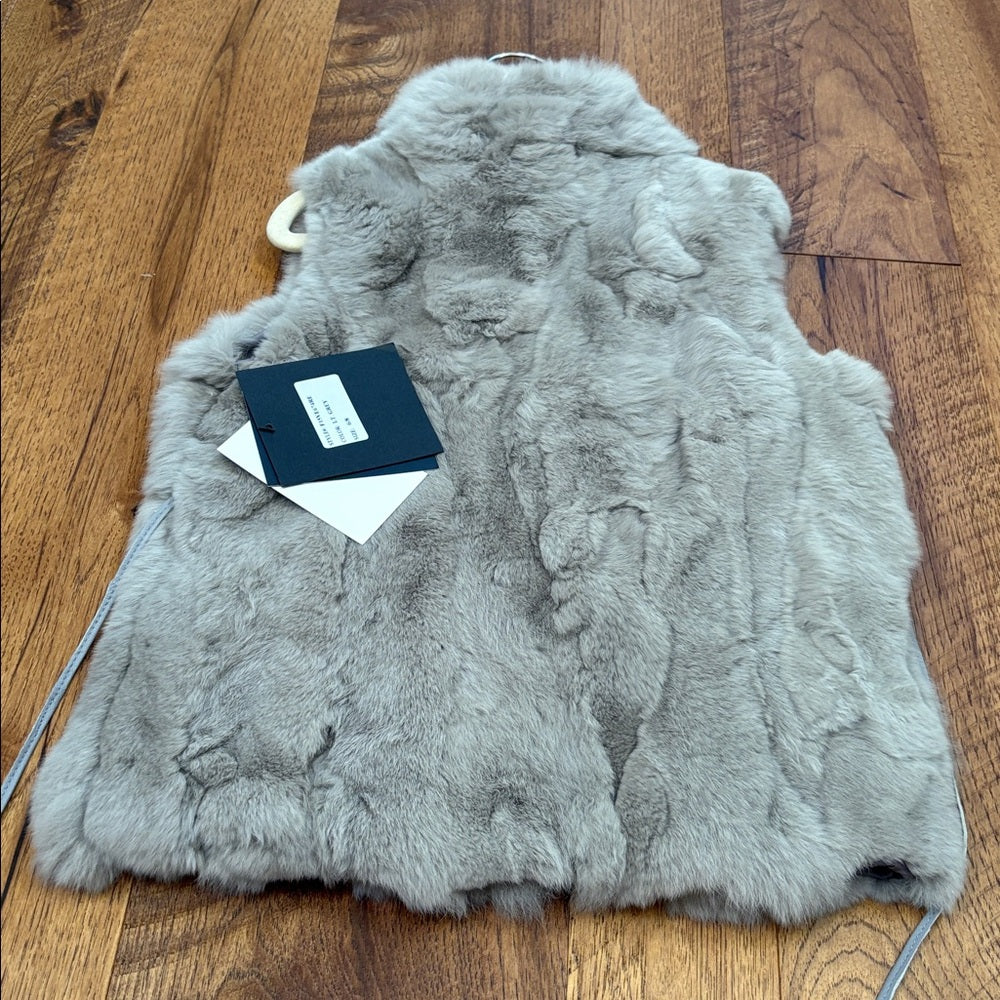 NWT Adrienne Landau Girl’s Grey Real Fur Vest Size 6/8