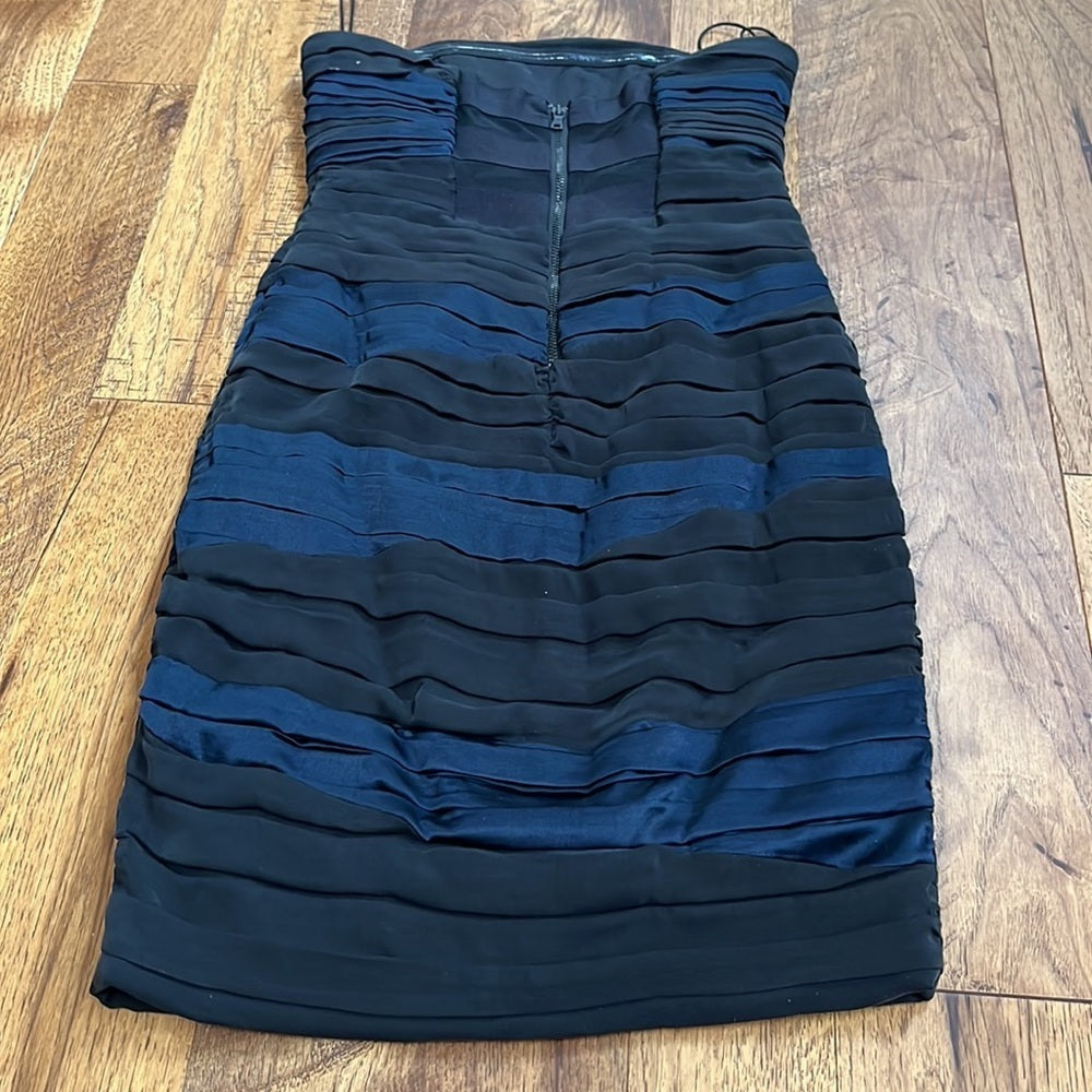 Alice + Olivia Woman’s Blue and Black Strapless Dress Size 4
