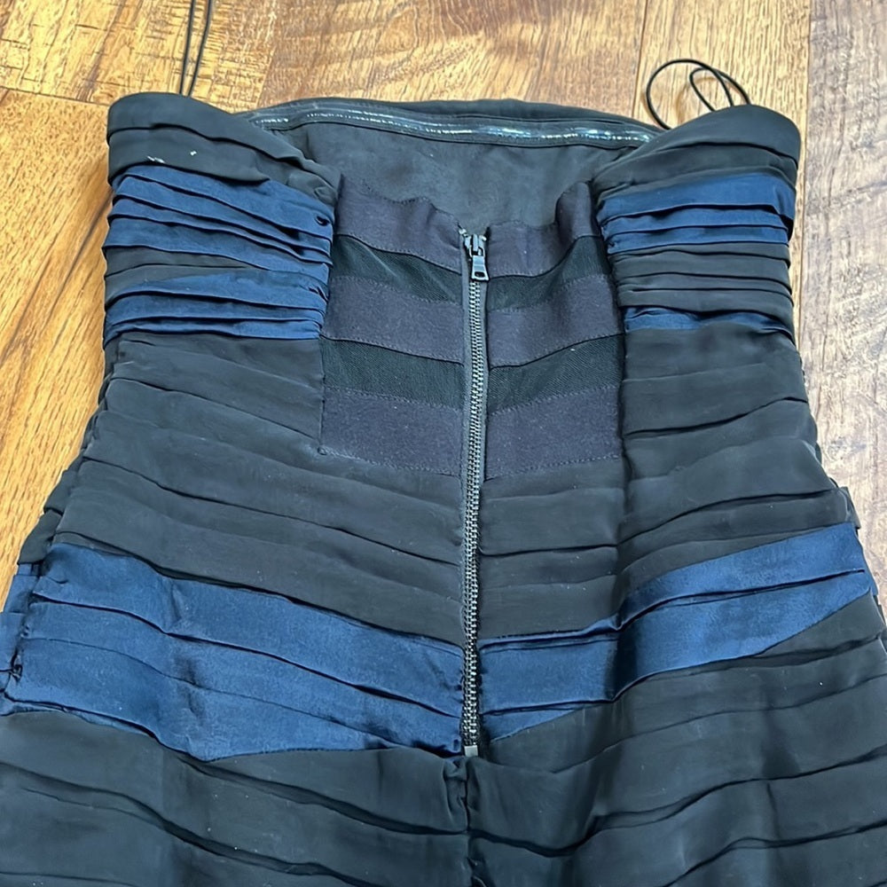Alice + Olivia Woman’s Blue and Black Strapless Dress Size 4