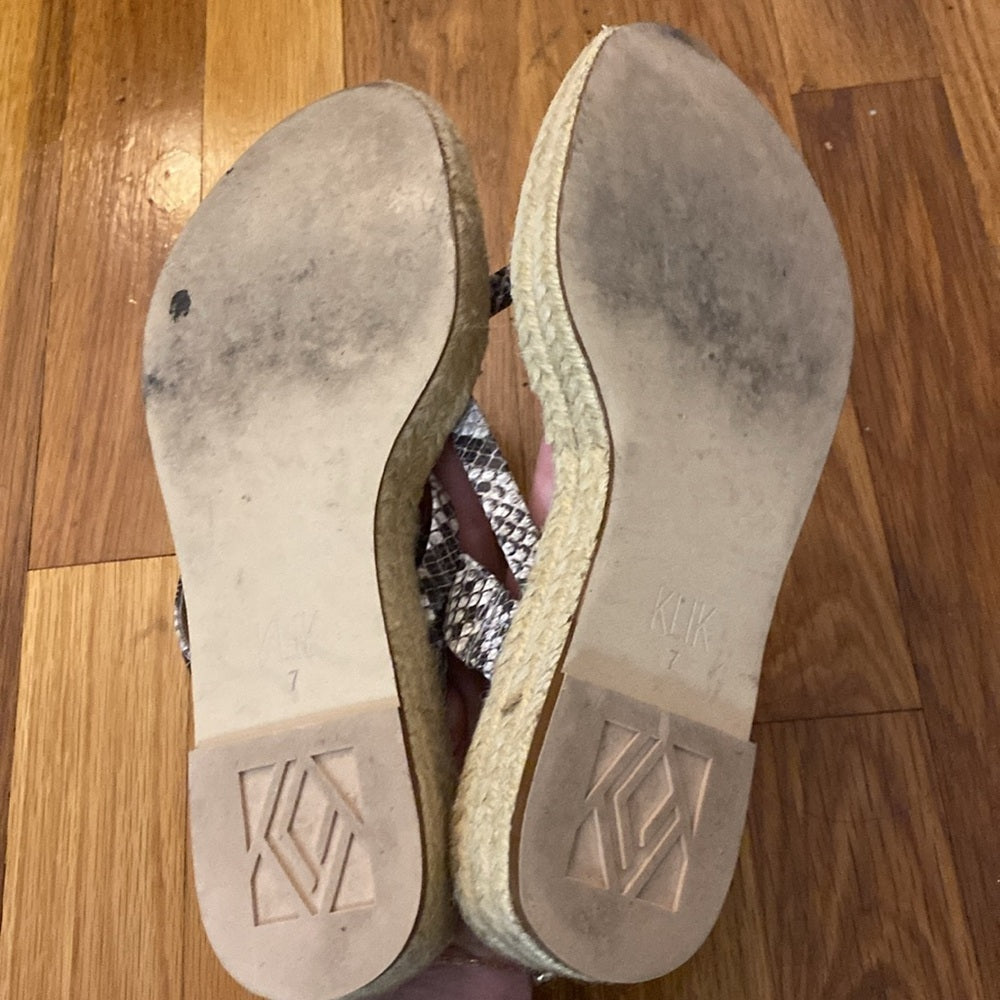 Klik Women’s Gray Snakeskin Sandals Size 7