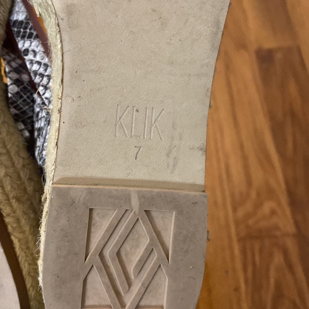 Klik Women’s Gray Snakeskin Sandals Size 7