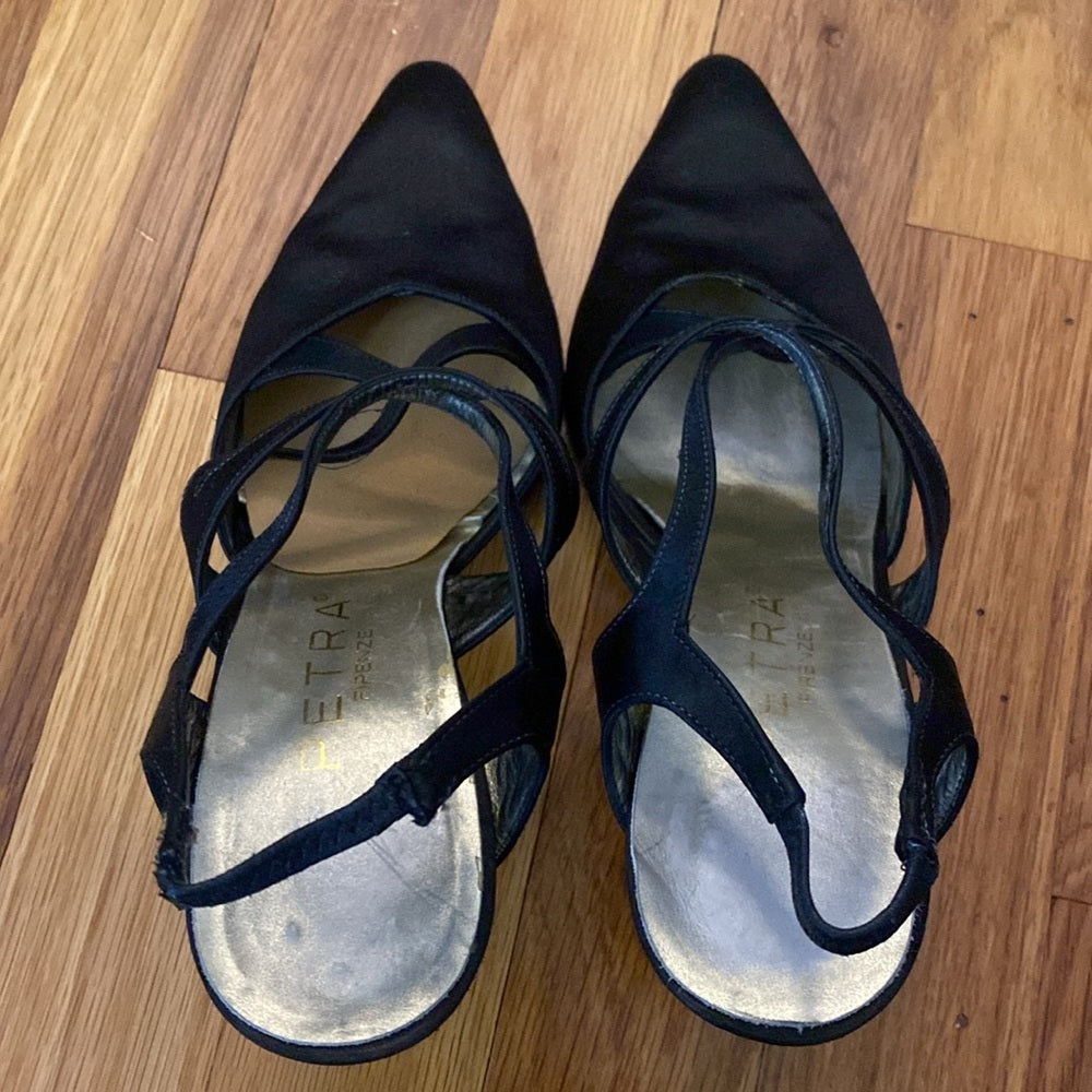 Petra Women’s Black Pointed Toe Heels Size 7