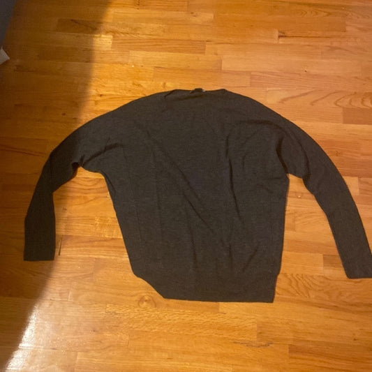 Women’s Vince long sleeved top. Grey. Size XXS