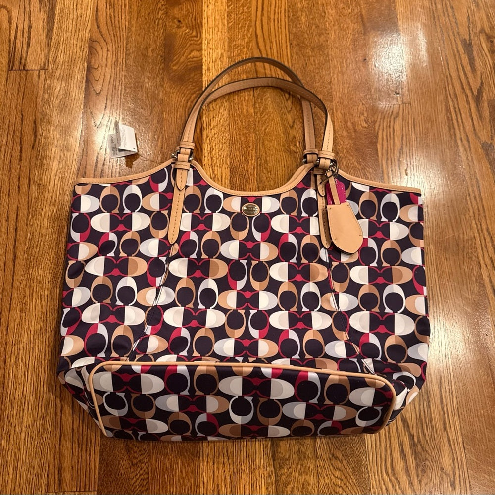 NWT Coach Stylish Tote Bag - Multicolor