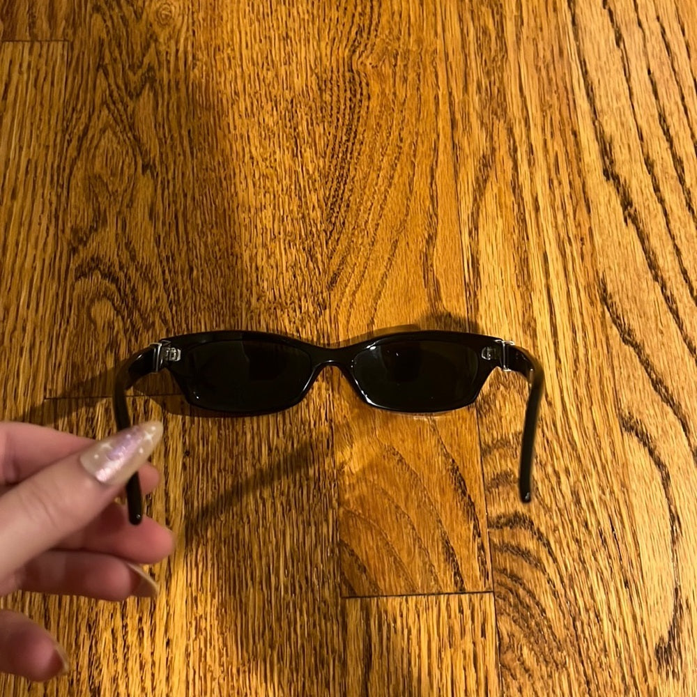 Woman’s Black Sunglasses