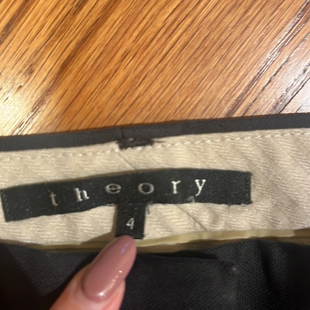 Theory Woman’s Black Trousers Size 4