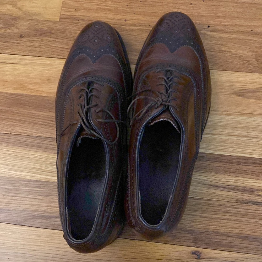 The Florsheim Shoe Men’s Brown Shoes Size 9