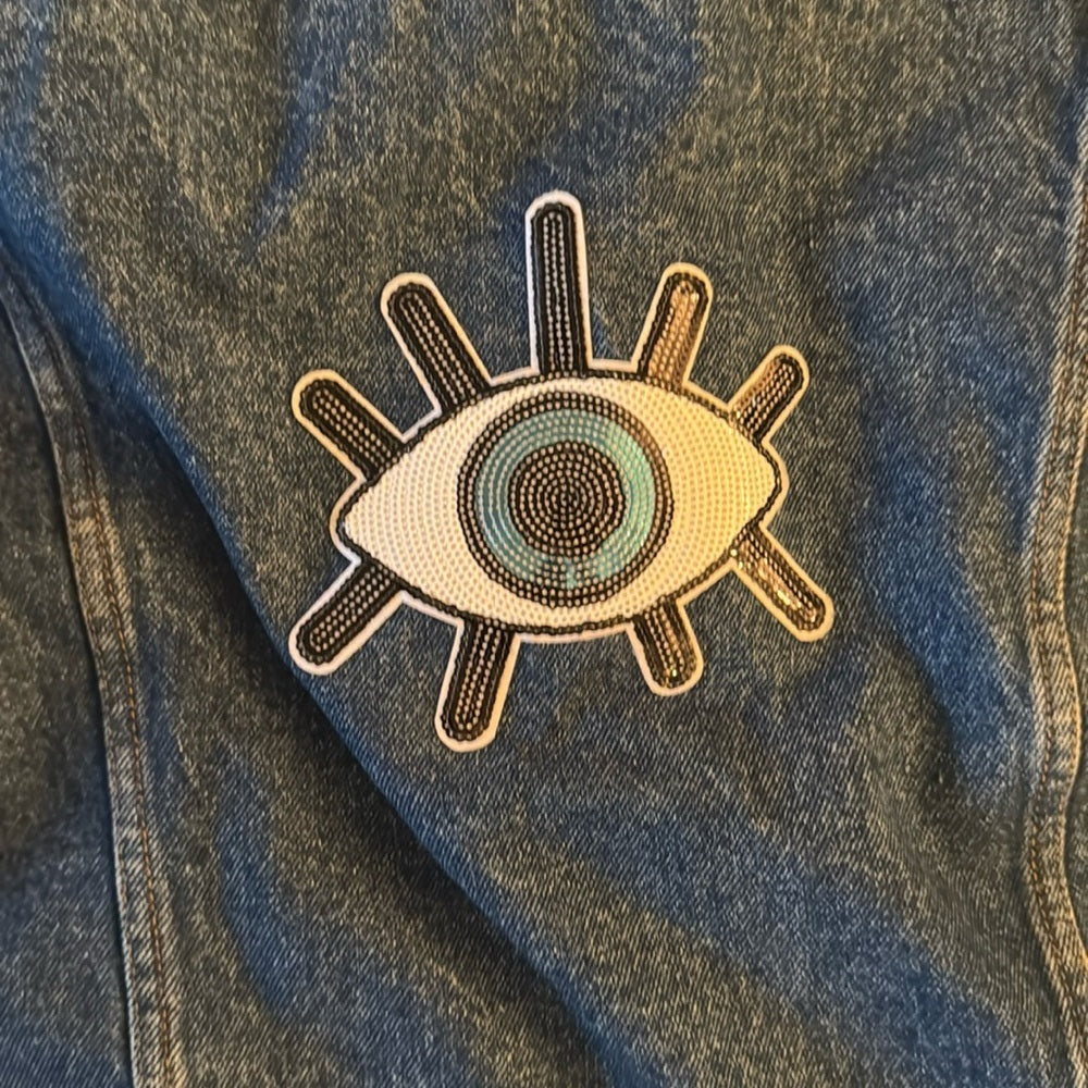 Gap Denim Women’s Classic Denim Jacket with Eye Design Size Medium