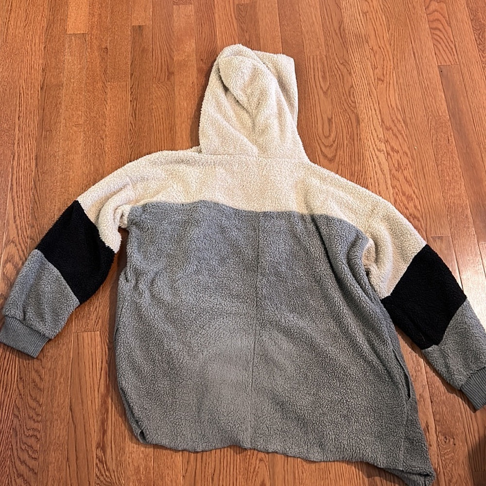 Vintage Havana Women’s Fluffy Jacket Size Medium