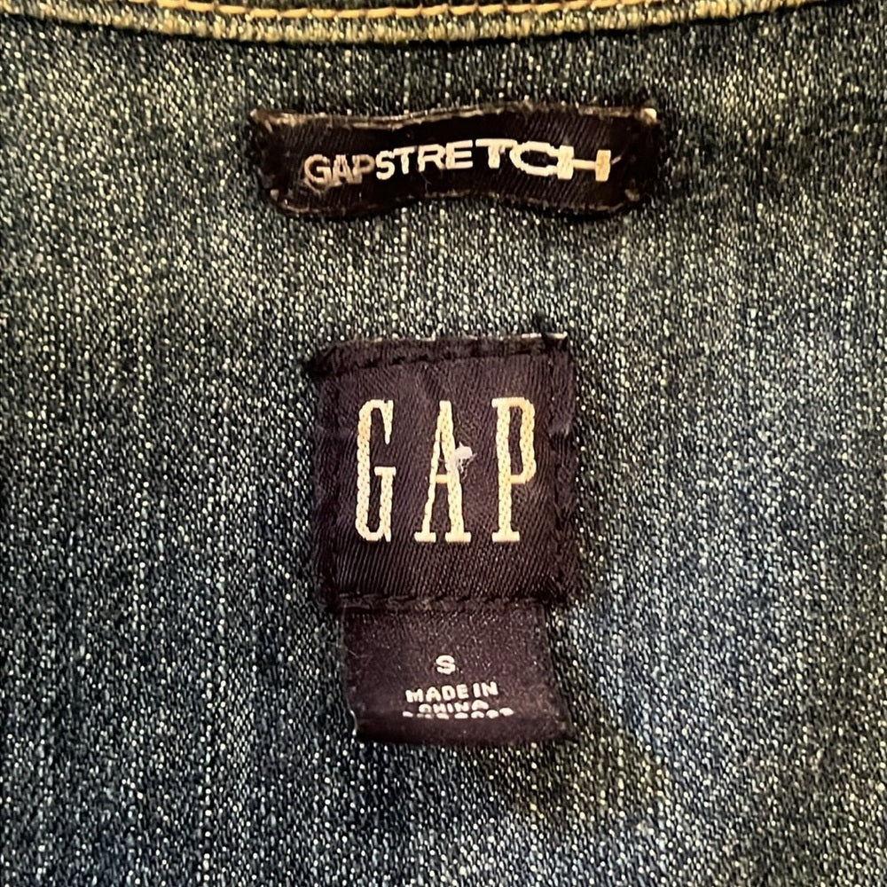 GAP Woman’s Jean Jacket Size Small