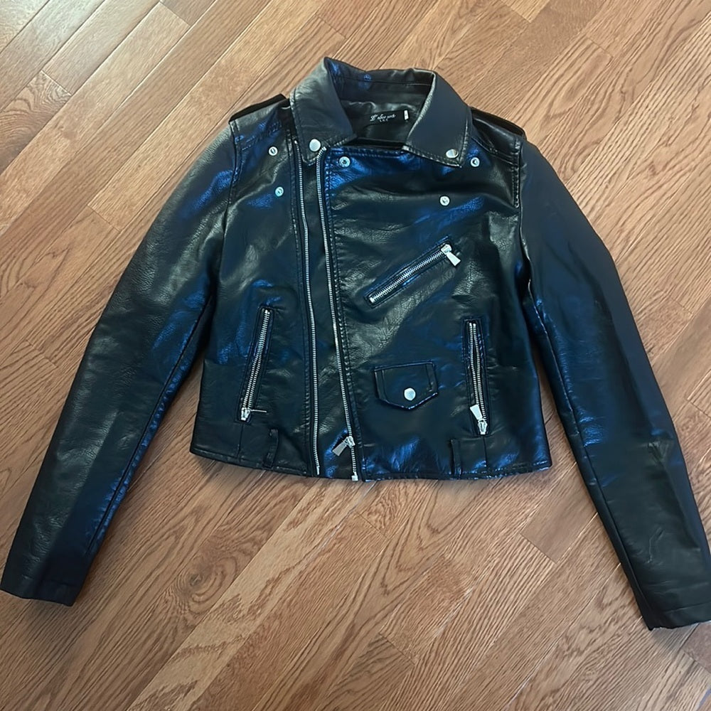 L’olive Verfe Women’s Black Leather Jacket Size 2