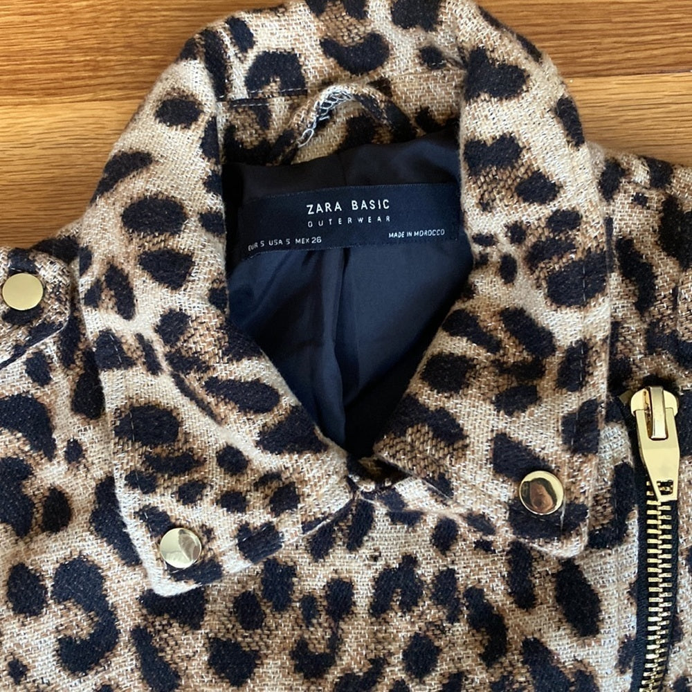 Zara Women’s Leopard Print Zip Up Jacket Size S