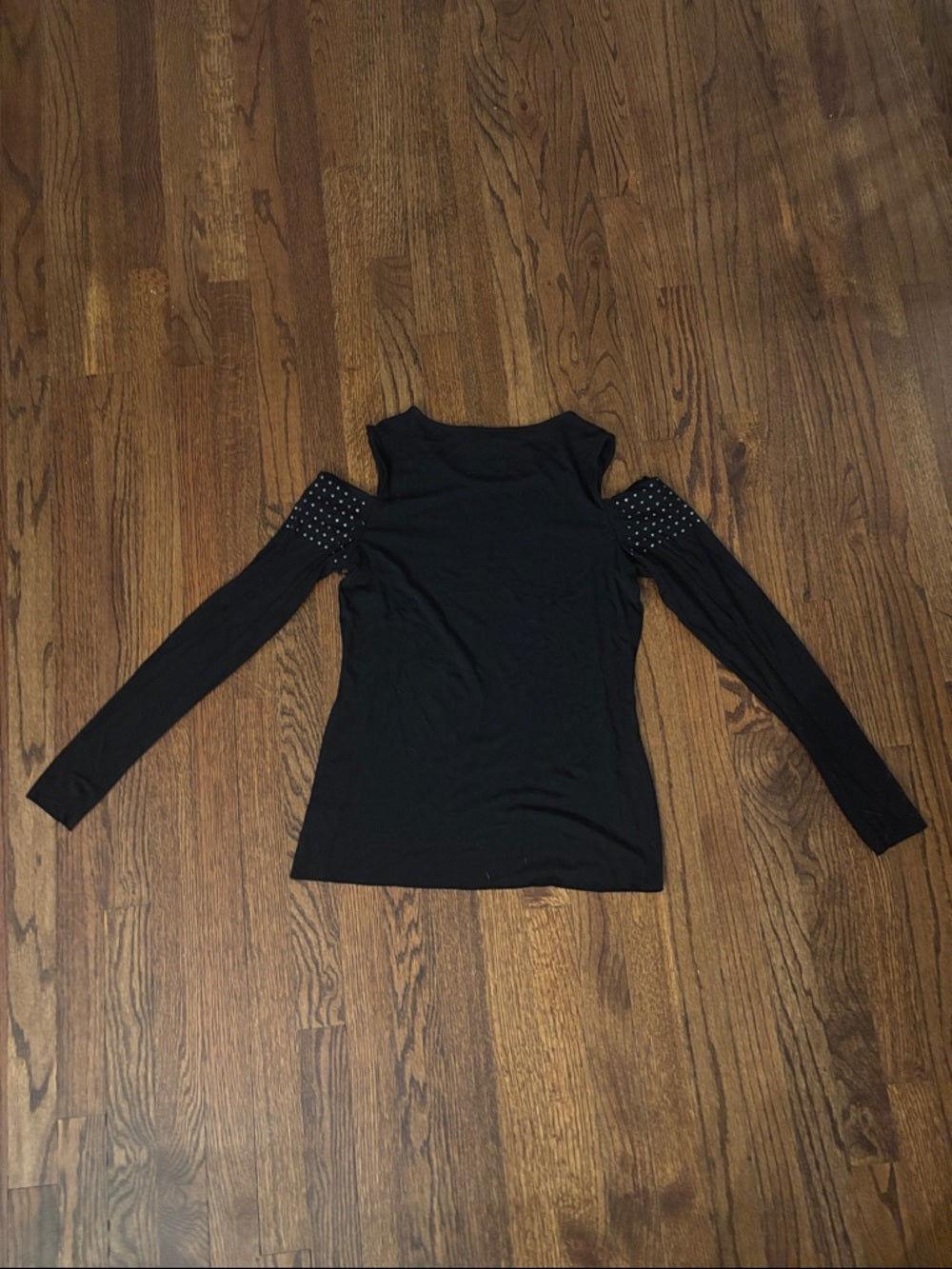 NWT Bailey 44 Women’s Black Cold-Shoulder Long-Sleeve Top with Studs Size Large