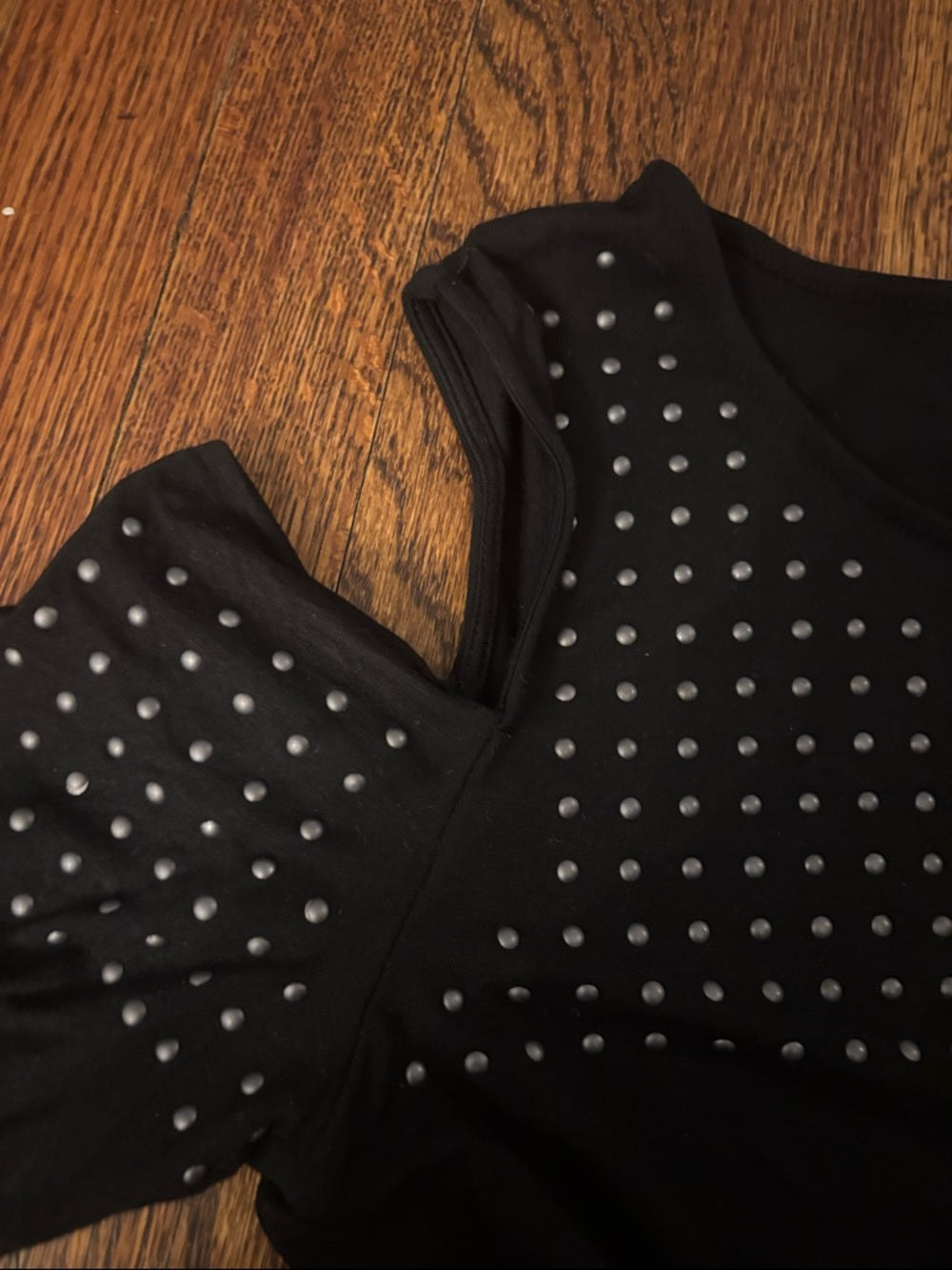 NWT Bailey 44 Women’s Black Cold-Shoulder Long-Sleeve Top with Studs Size Large