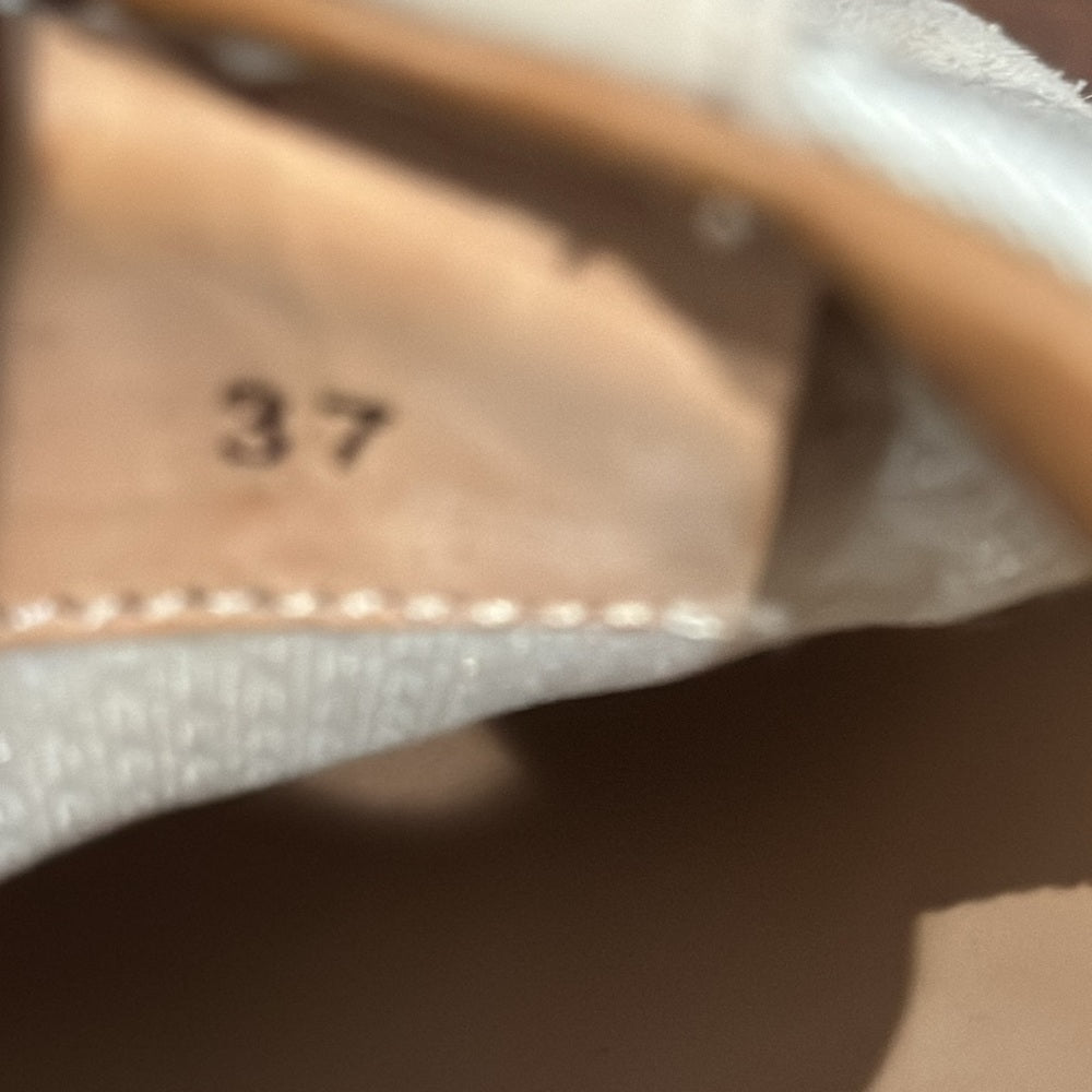 Closed Women’s White and Light Grey/Cream Sneakers Size 37/7