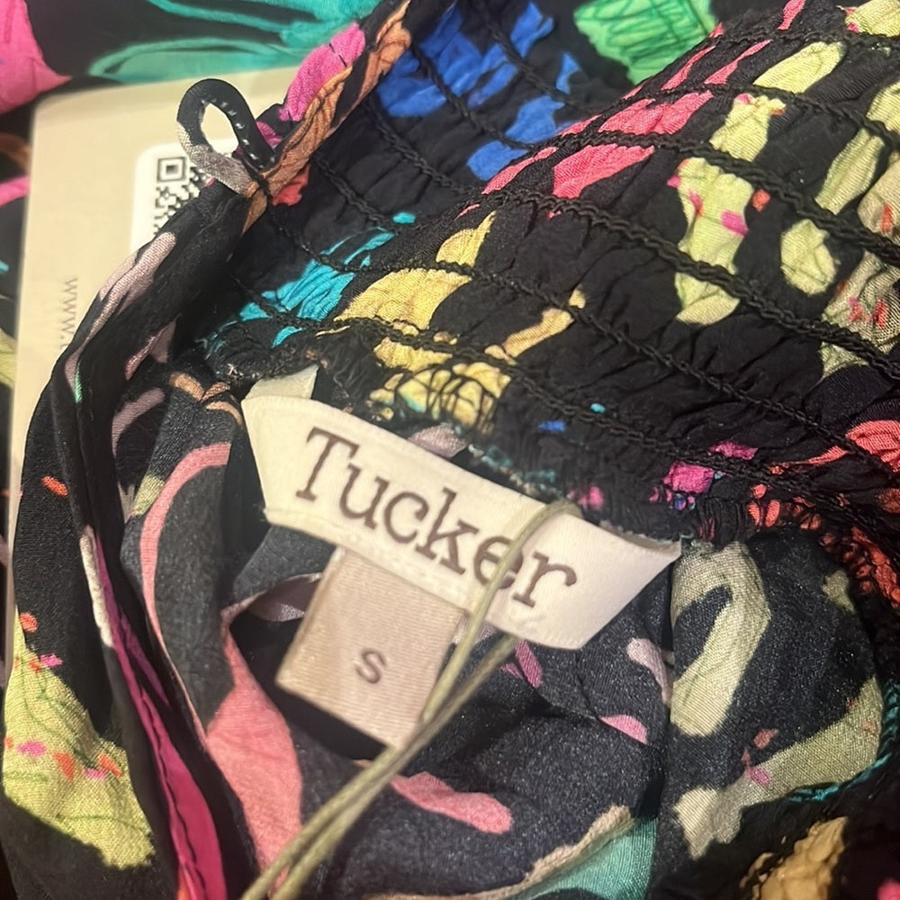 NWT Tucker Woman’s Stella Top- Sasha’s Shoes Black Silk Size S