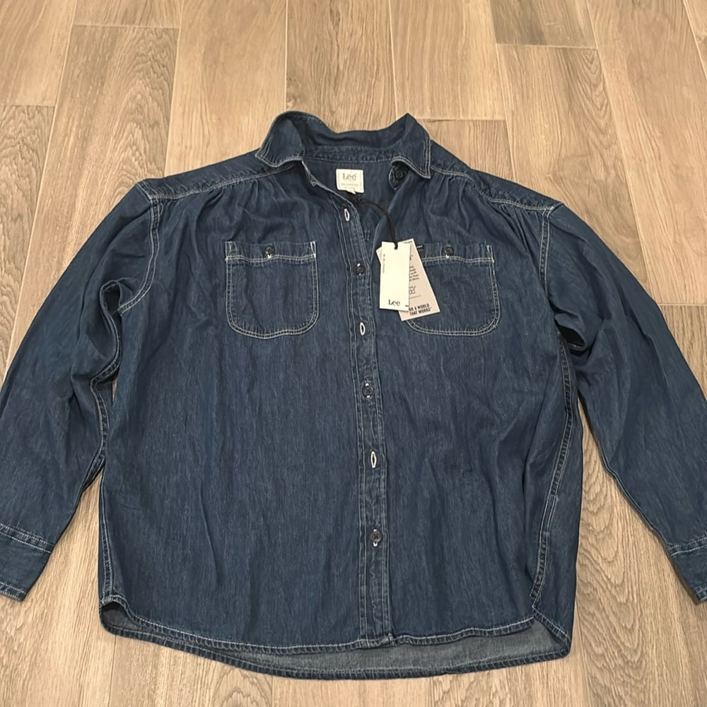 NWT Lee Women’s Collard Jean Button Down Size S