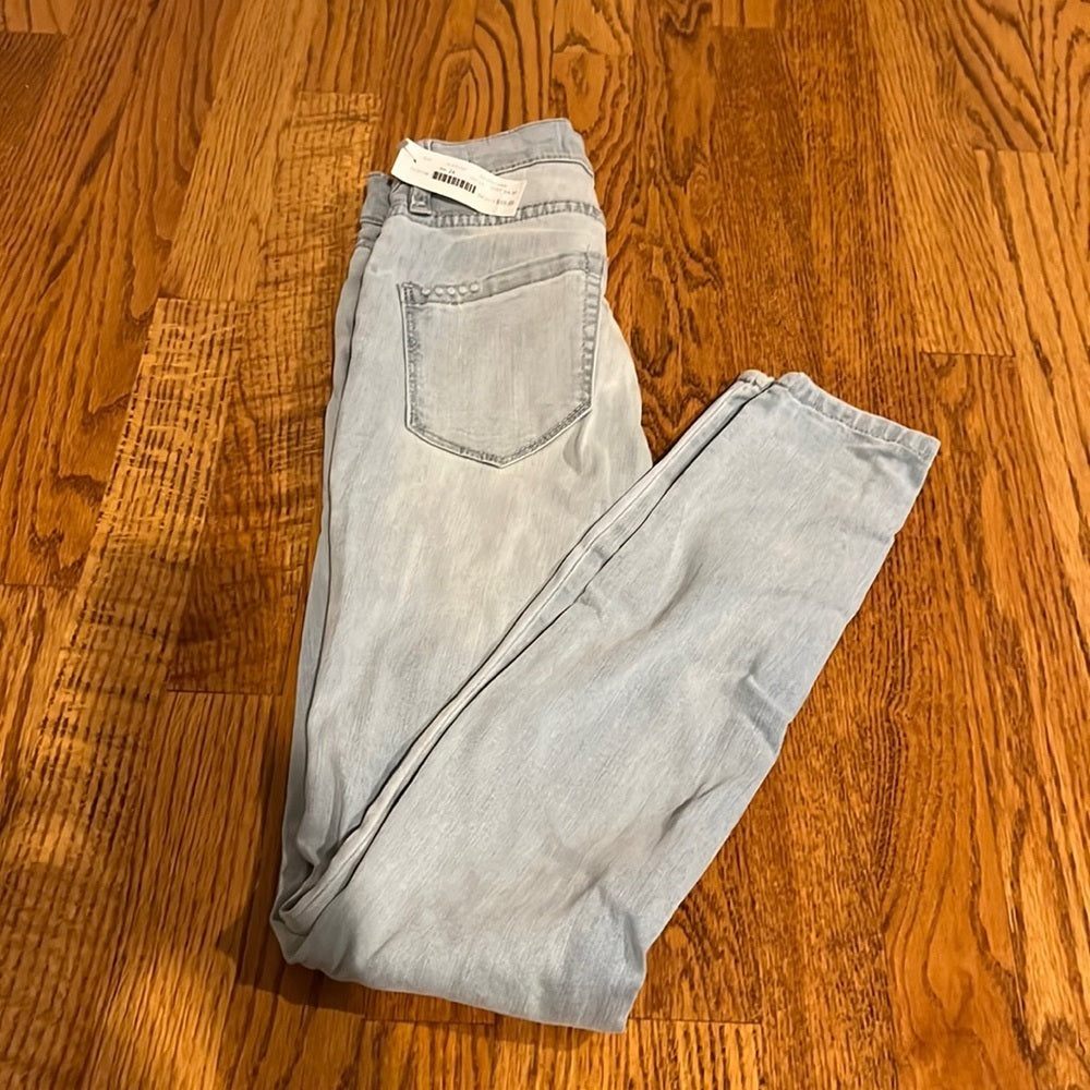 NWT Blank NYC Woman’s The Bond Mid Rise Skinny Jeans Size 24