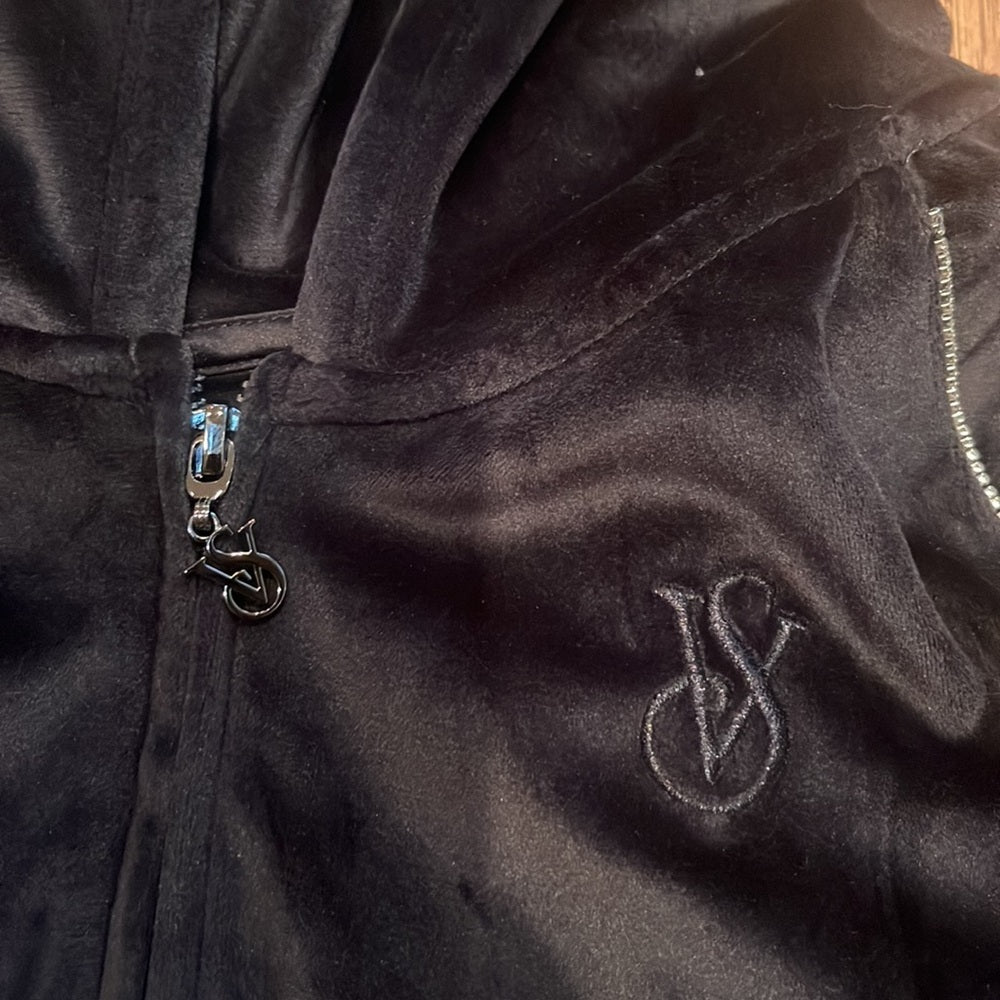 NWT Victoria’s Secret Woman’s Black Velvet Zip Up Size XXL