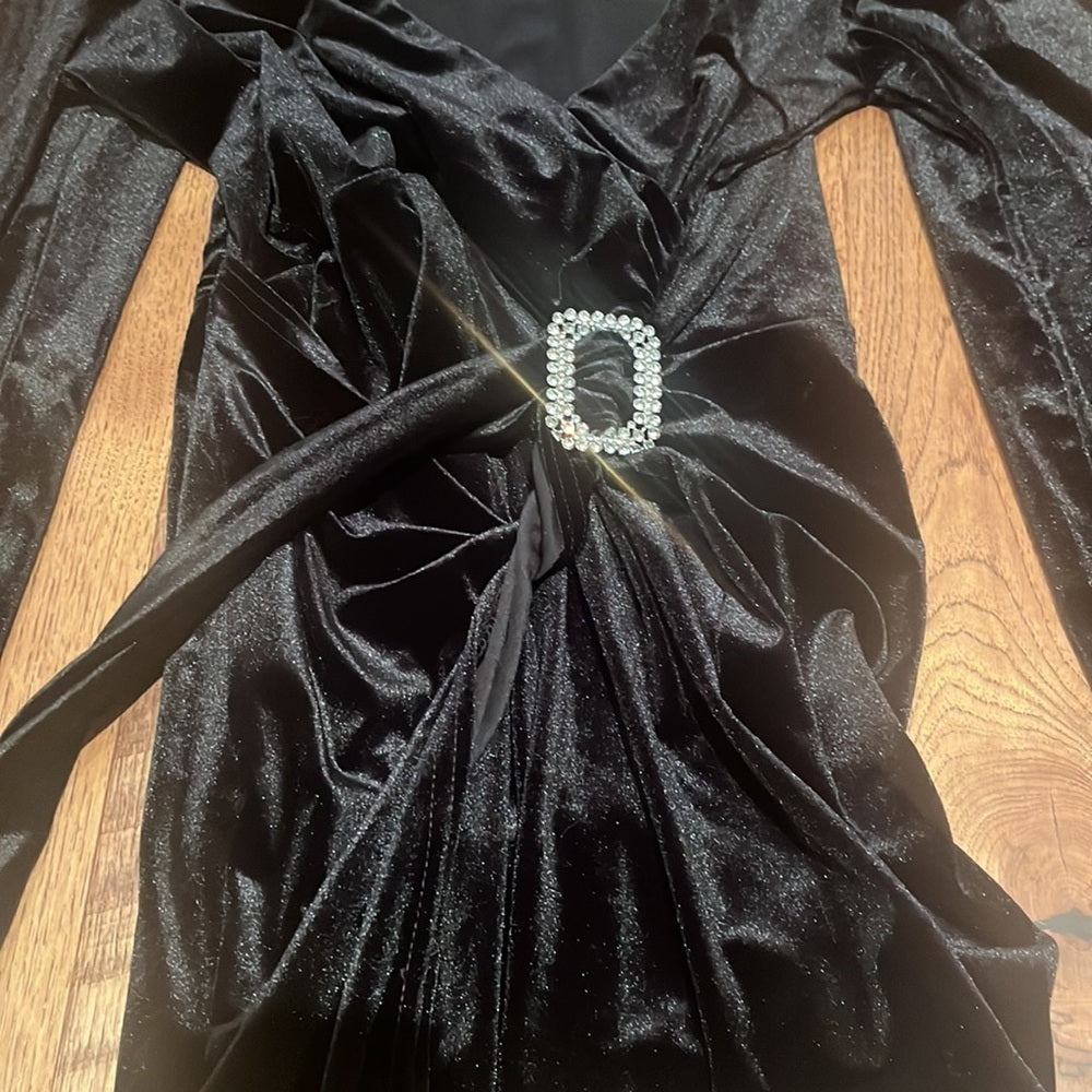 NWT Quiz Woman’s Velvet Silver Buckle Dress Size US 10