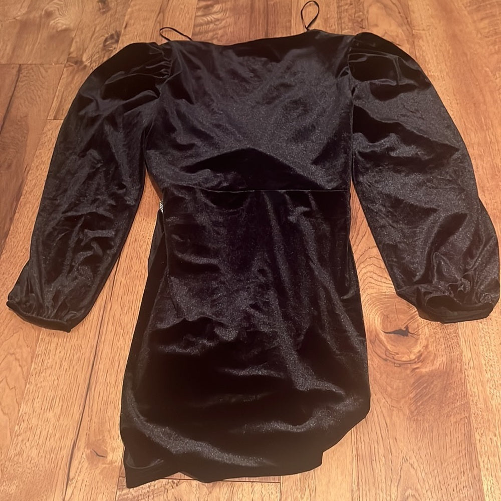 NWT Quiz Woman’s Velvet Silver Buckle Dress Size US 10