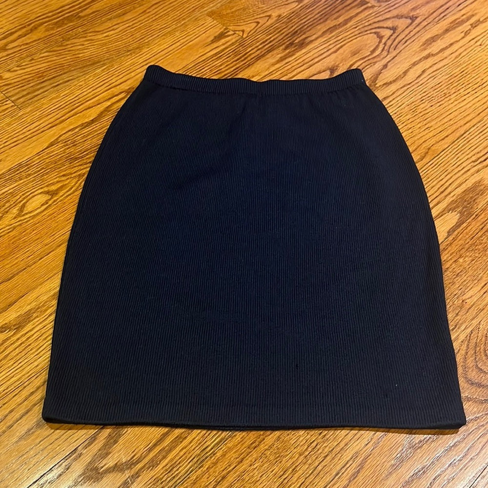 St John Collection By Marie Gray Woman’s Navy Skirt Size 8