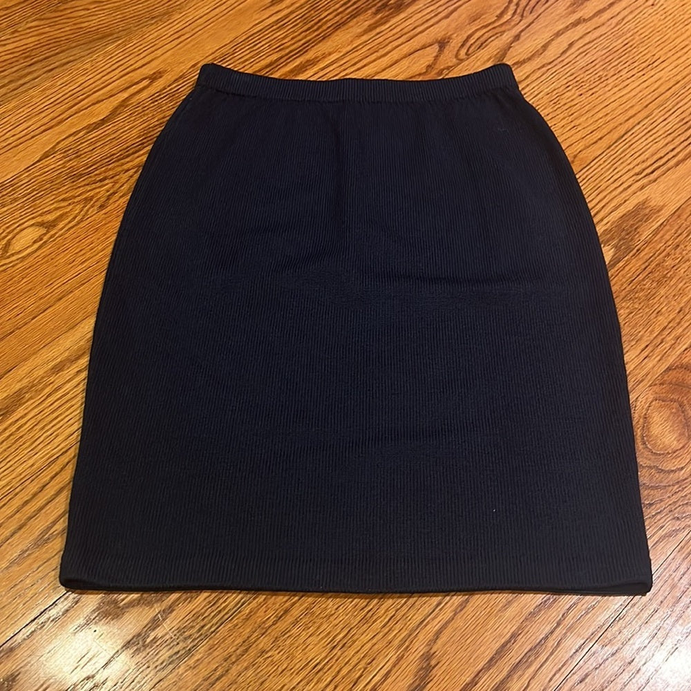 St John Collection By Marie Gray Woman’s Navy Skirt Size 8