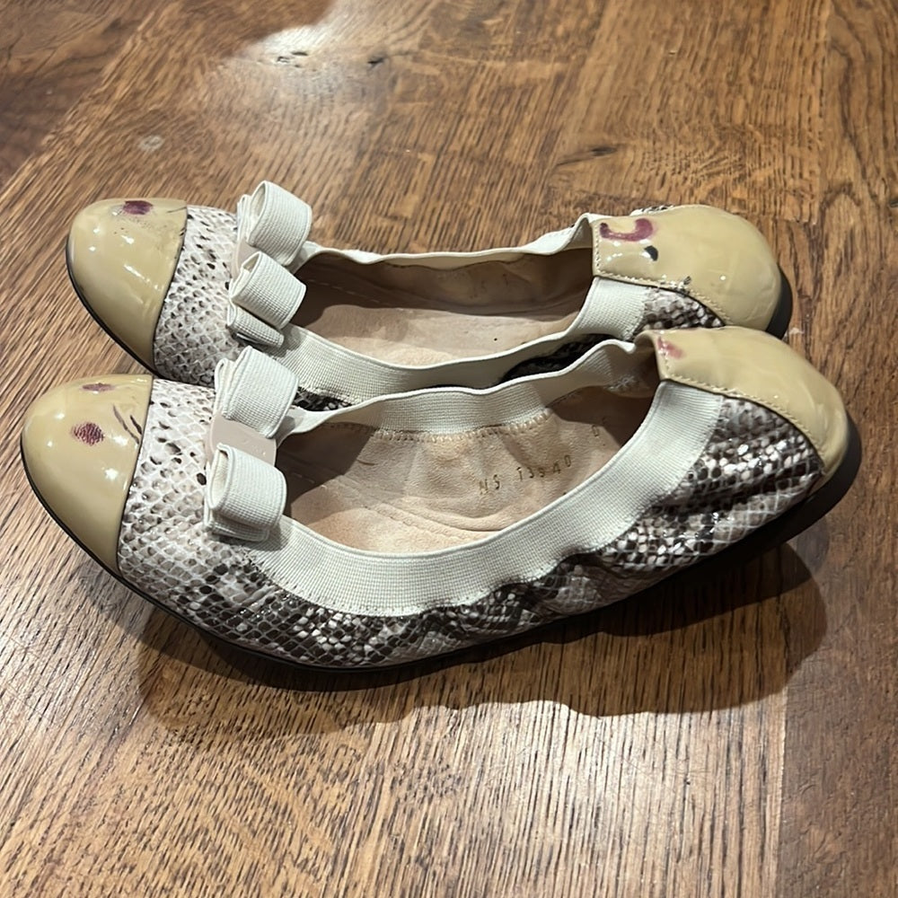 Women’s Salvatore Ferragamo Snake Skin Print Flats Size 5