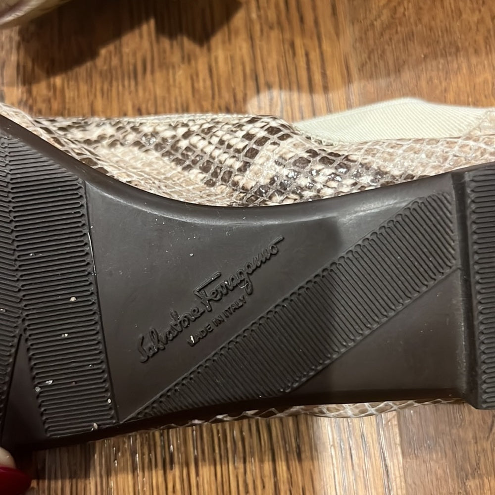 Women’s Salvatore Ferragamo Snake Skin Print Flats Size 5