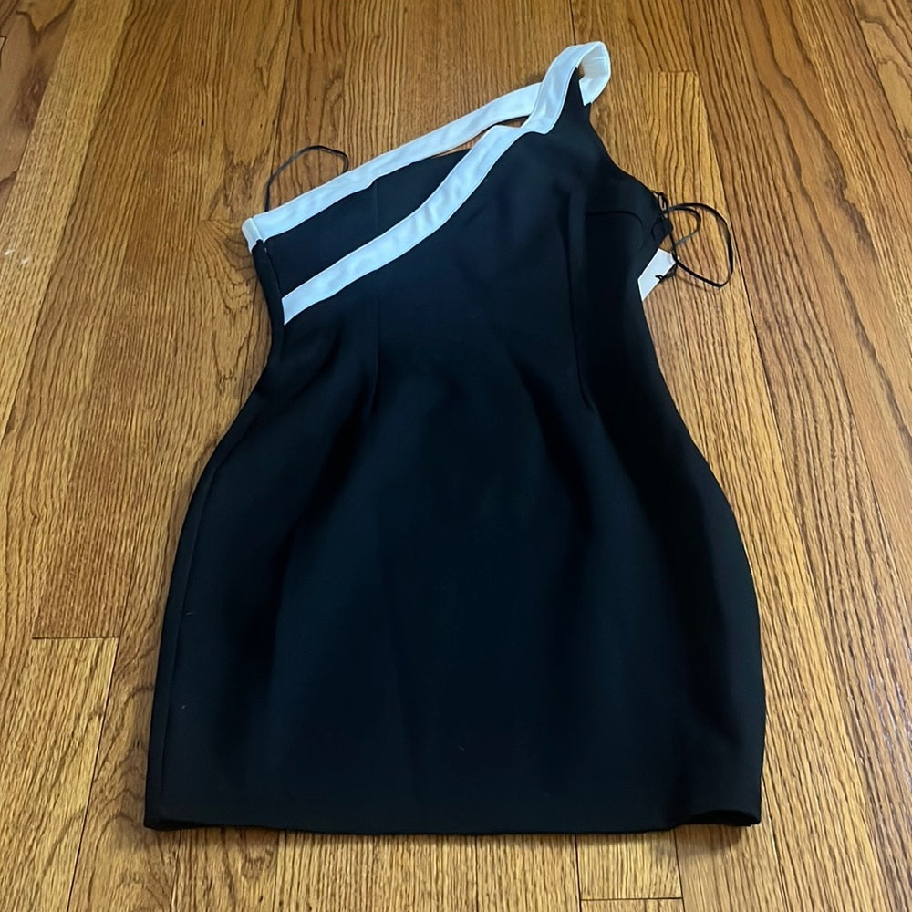 NWT Superdown Woman’s Black and White One Shoulder Dress Size S