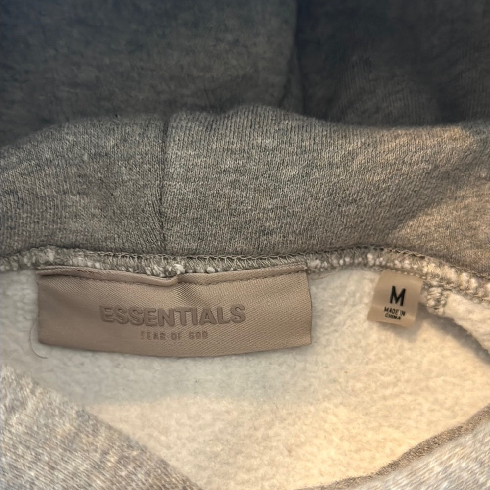 Essentials 1977 Gray Hoodie Sweater Men’s Medium