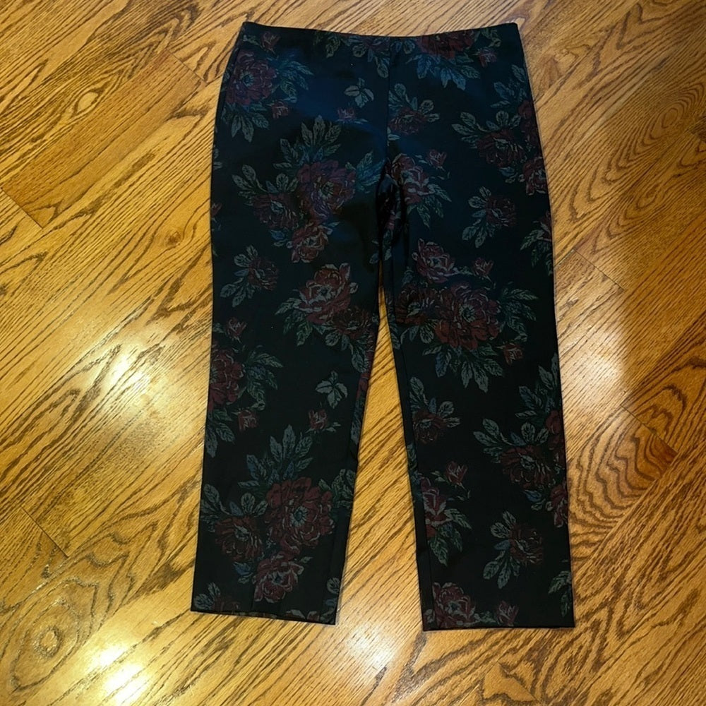 Hartly Woman’s Black Flower Pants