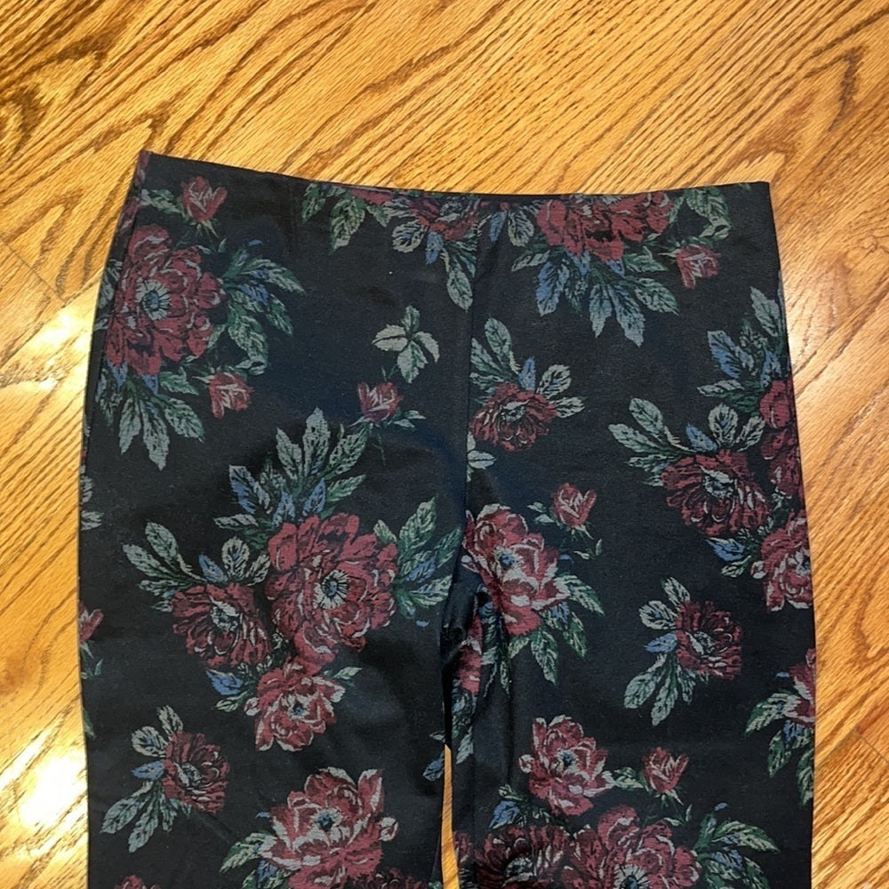 Hartly Woman’s Black Flower Pants