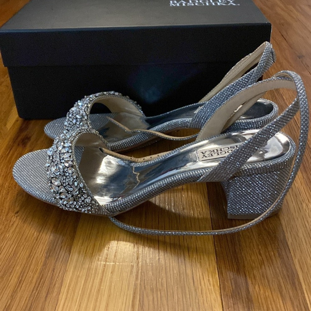 Badgley Mischka Women’s Silver Sparkly Heels Size 6