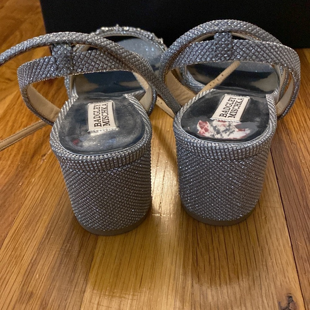 Badgley Mischka Women’s Silver Sparkly Heels Size 6