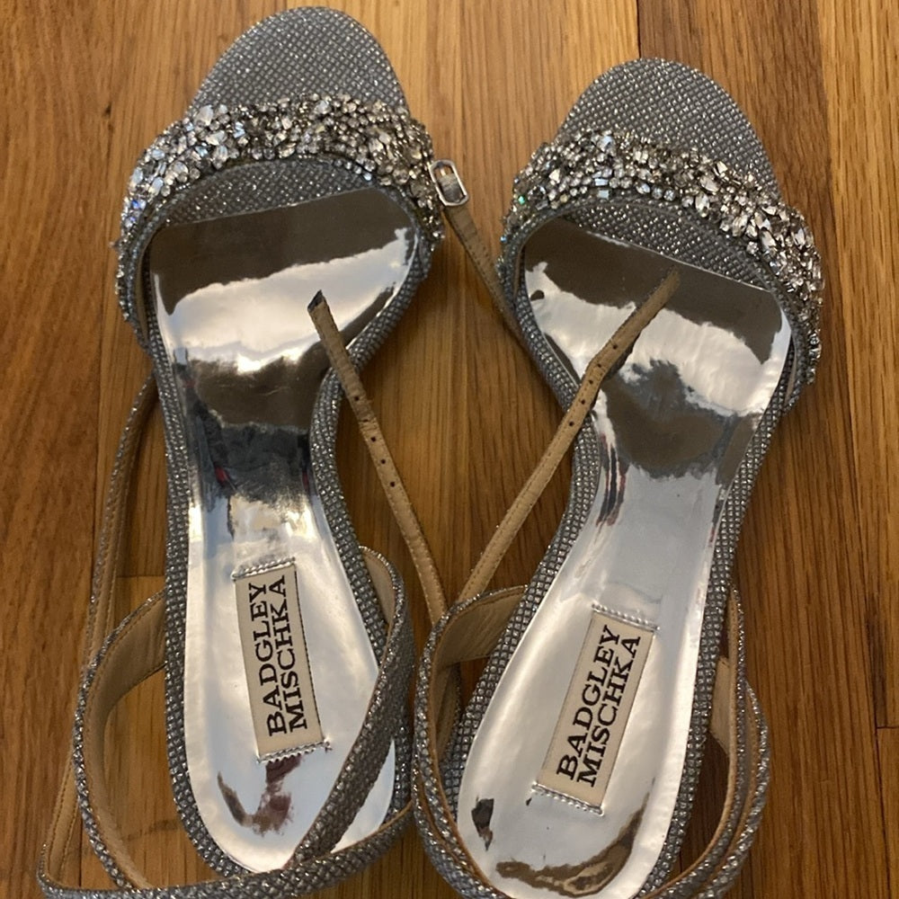 Badgley Mischka Women’s Silver Sparkly Heels Size 6