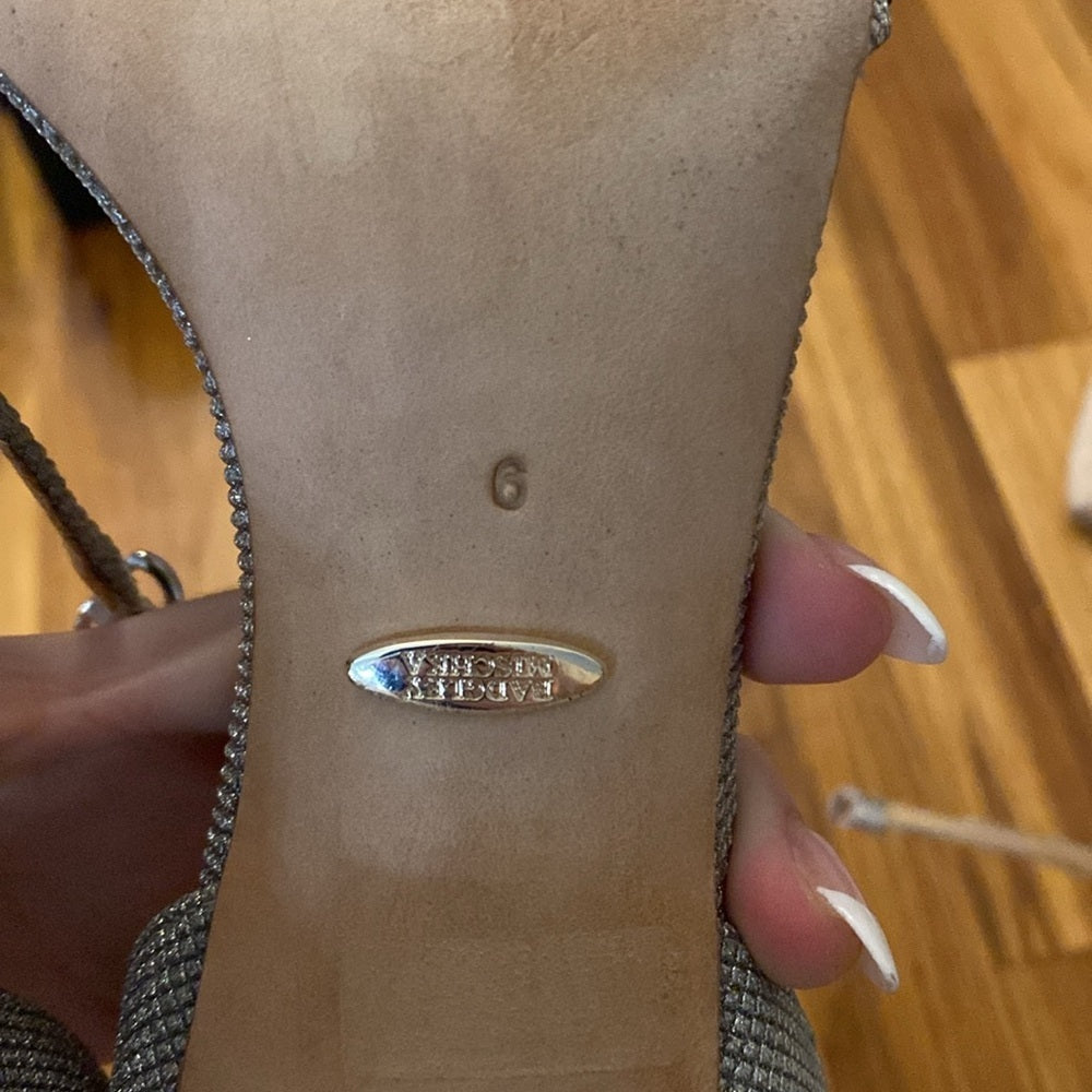 Badgley Mischka Women’s Silver Sparkly Heels Size 6