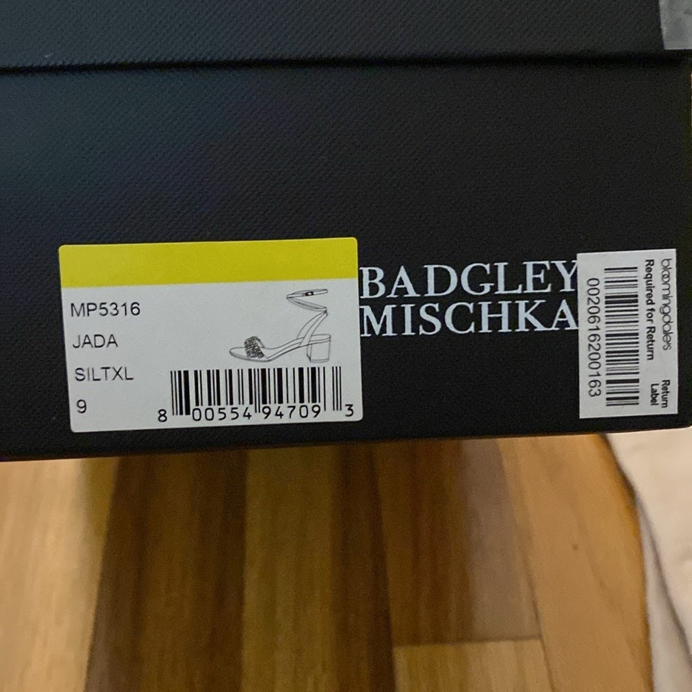 Badgley Mischka Women’s Silver Sparkly Heels Size 6