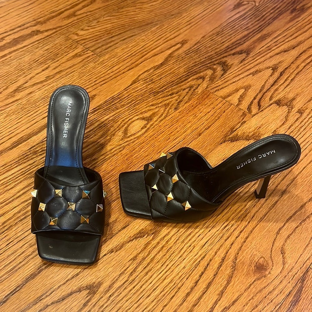 Marc Fisher Woman’s Black Slip On Heels Size 8