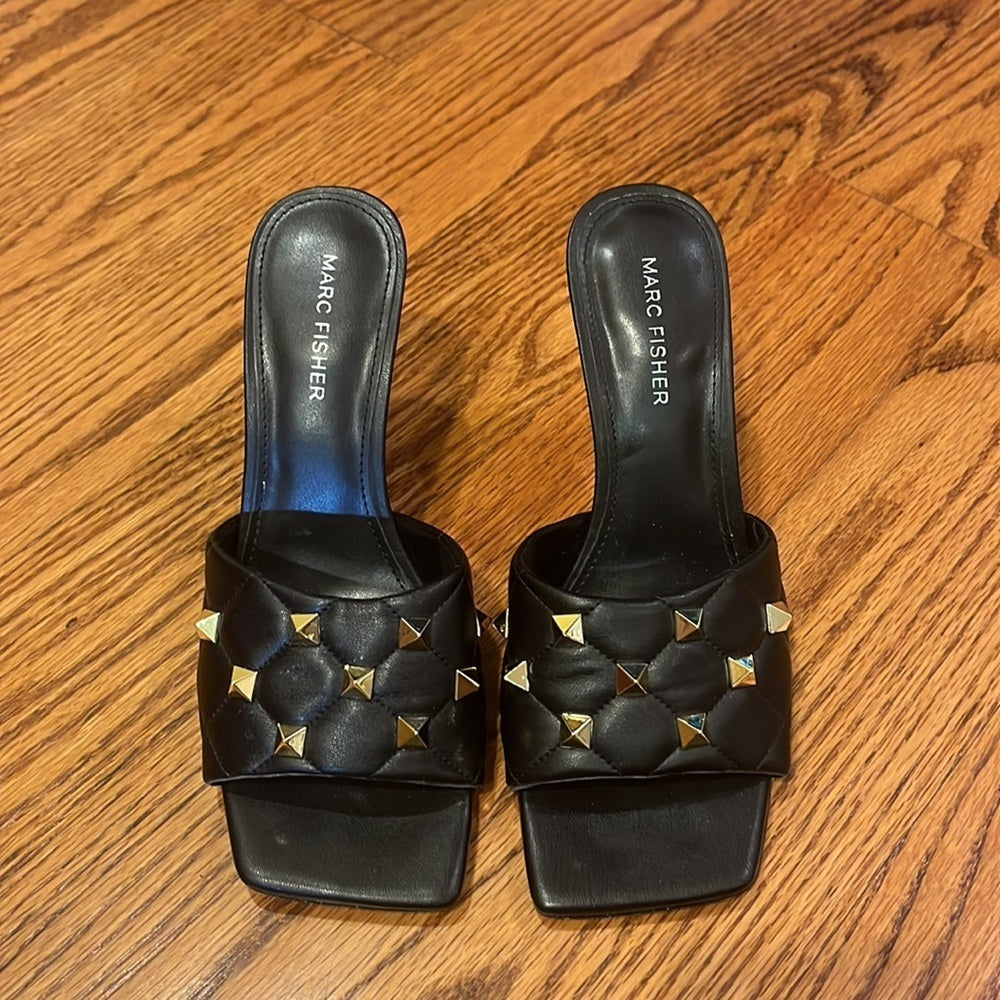 Marc Fisher Woman’s Black Slip On Heels Size 8