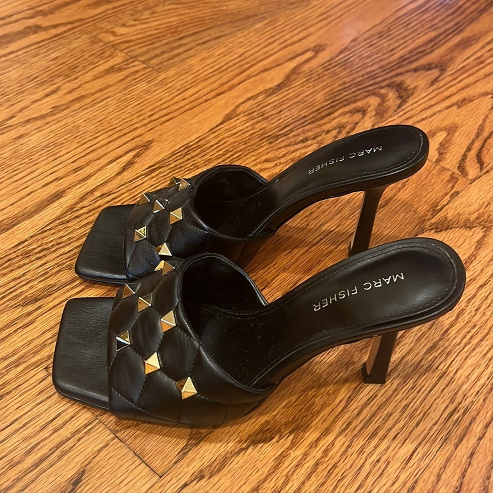 Marc Fisher Woman’s Black Slip On Heels Size 8